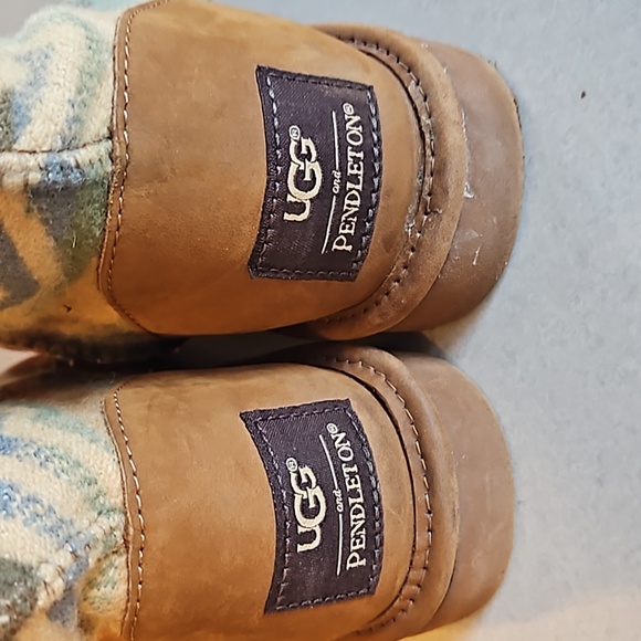 UGG and Pendleton boots - Picture 9 of 14